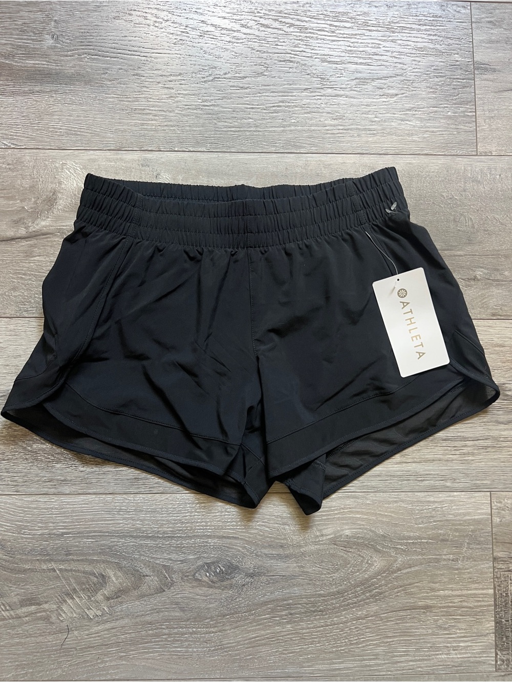 Athleta Mesh Racer Run Mid Rise 4" Short Small - Picture 8 of 13